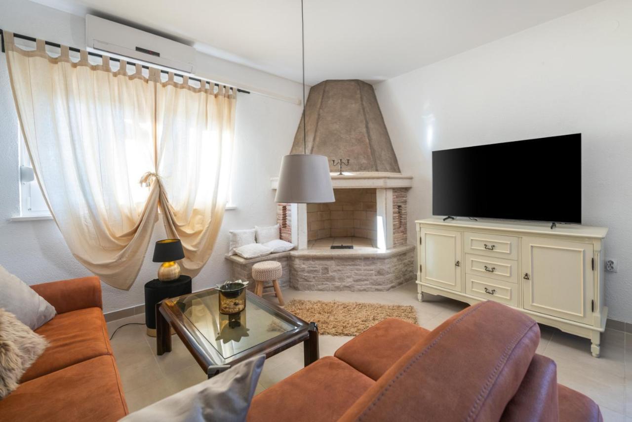 Villa Daniel พูลา ภายนอก รูปภาพ